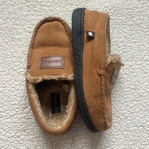 ➡️3 for $10⬅️Kids Lucky Brand Slippers